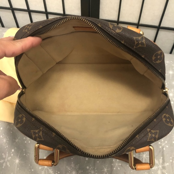 Louis Vuitton Bag - Picture 7 of 15